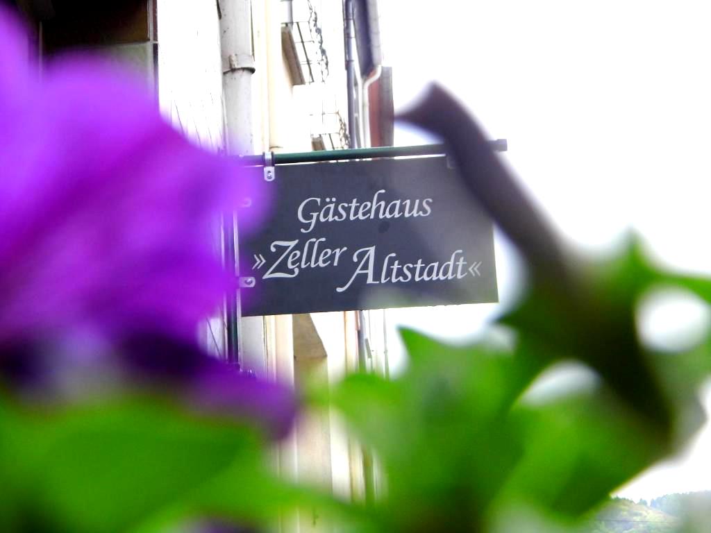 Gästehaus Zeller Altstadt - Mosel Urlaub in Gästehaus Zeller Altstadt, Oberstraße 6, 56856 Zell (Mosel)